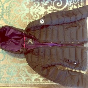 Black American Eagle puff jacket